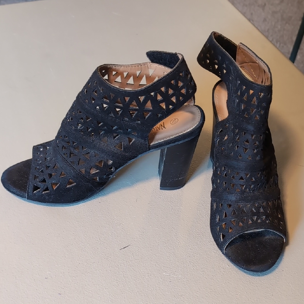 Nature Breeze Black Cutout Heels